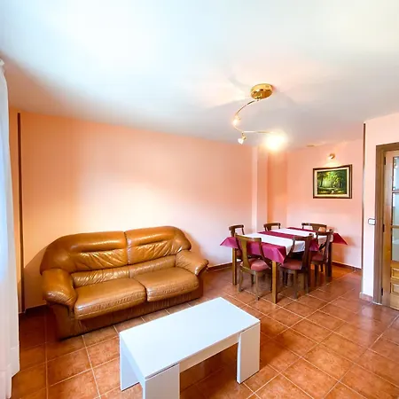 Hotel Leones