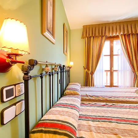 Hotel Rural Leones