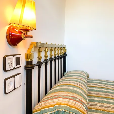 Leones Hotel *